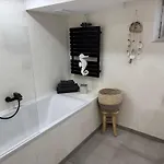 Gemuetliches Kellerzimmer + Bad * Бохольт