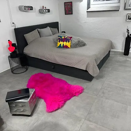 Gemuetliches Kellerzimmer + Bad Homestay Bocholt