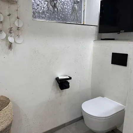 Gemuetliches Kellerzimmer + Bad Privat bolig *