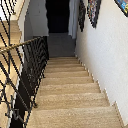 Gemuetliches Kellerzimmer + Bad Privat bolig *