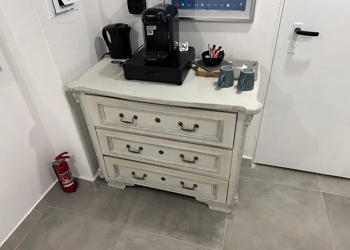 Gemuetliches Kellerzimmer + Bad ボホルト