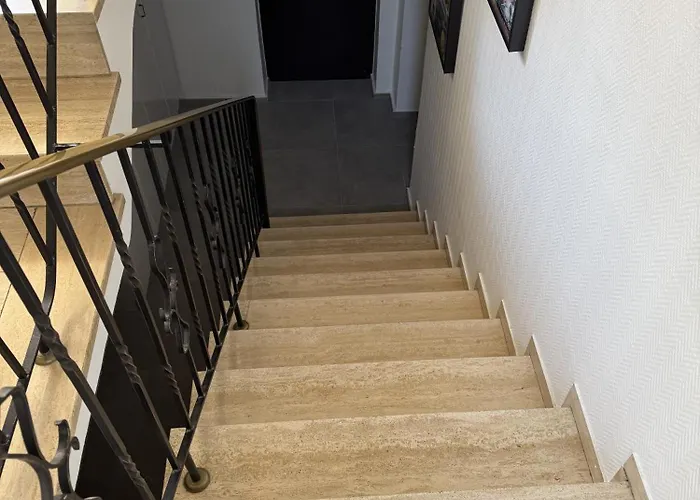 Gemuetliches Kellerzimmer + Bad Séjour chez l'habitant *