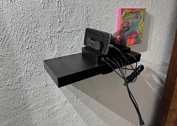 Gemuetliches Kellerzimmer + Bad ホームステイ ボホルト