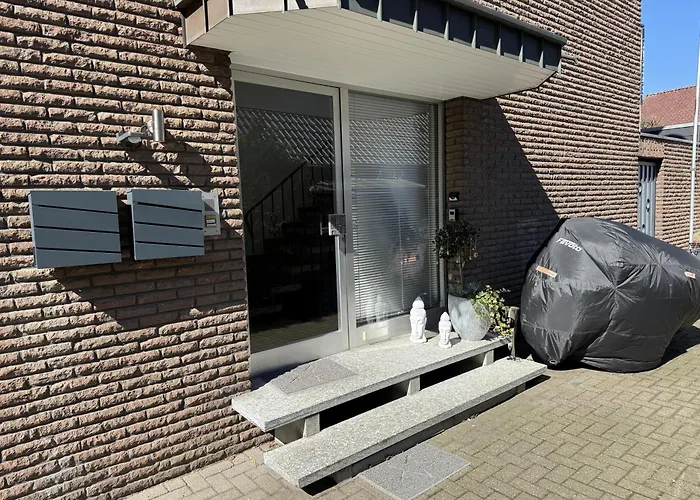 ホームステイ Gemuetliches Kellerzimmer + Bad ボホルト