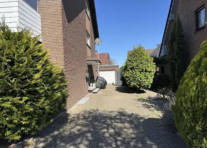 Gemuetliches Kellerzimmer + Bad ボホルト