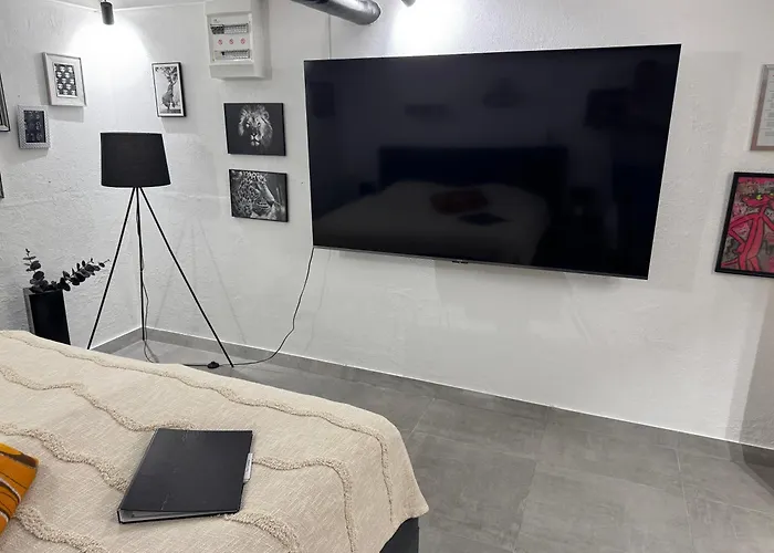 Gemuetliches Kellerzimmer + Bad Séjour chez l'habitant