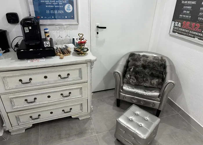 Gemuetliches Kellerzimmer + Bad ボホルト